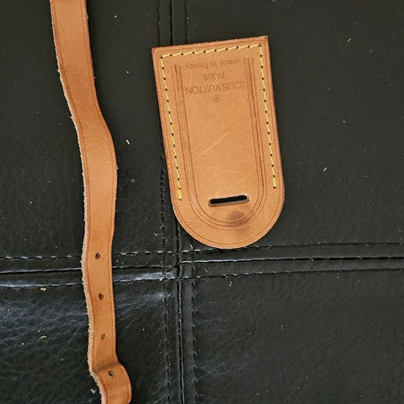 Authentic Louis Vuitton Tag Set - Picture 4 of 9